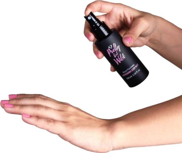 Bruma corporal Secret Play Pretty But Wild en su envase spray de 100 ml