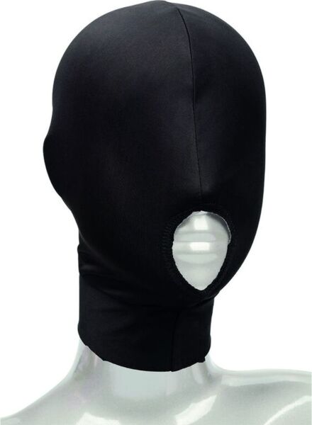 Capucha negra CalExotics Boundless Hood con la boca abierta