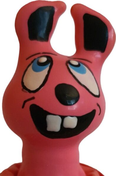 Preservativo de fantasía Condomerie Laughing Pink Hare con una liebre rosa pintada a mano