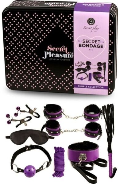 Set de bondage Secret Play con látigo, esposas, mordaza de bola, cuerda, antifaz, collar y pinzas, todo en negro