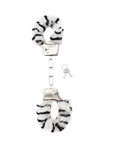 Shots furry esposas zebra
