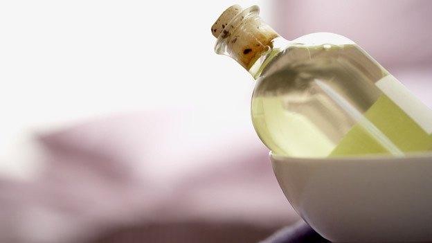 Aceites Eróticos: Guía Completa para Masajes Sensuales